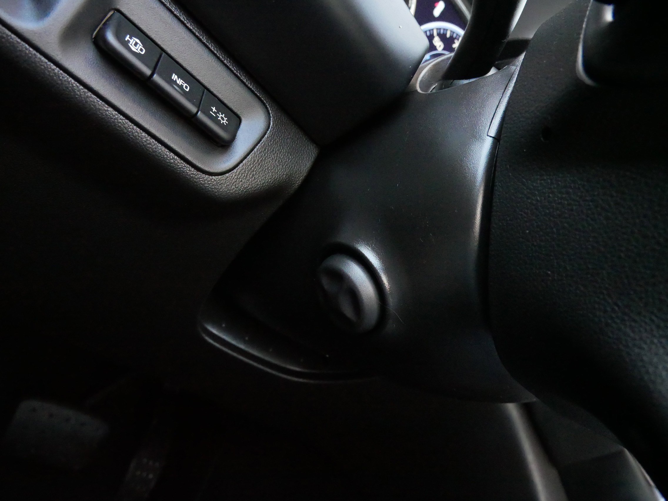 Used 2023 GMC Acadia Denali w/ Black Diamond Edition image 28