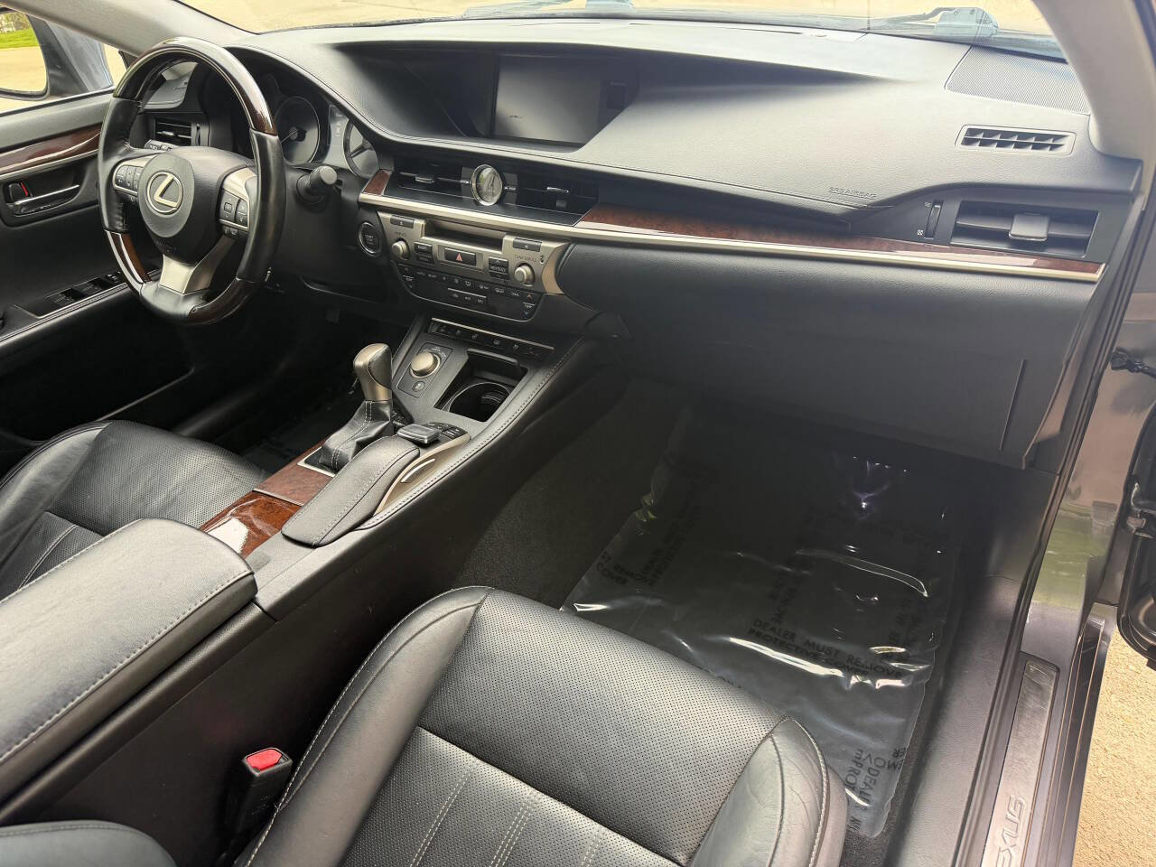Used 2017 Lexus ES 350 w/ Luxury Package FWD image 18
