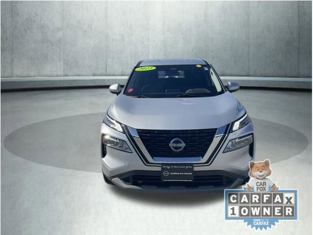 Used 2023 Nissan Rogue SV image 2