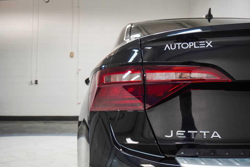 Used 2024 Volkswagen Jetta SE FWD image 32