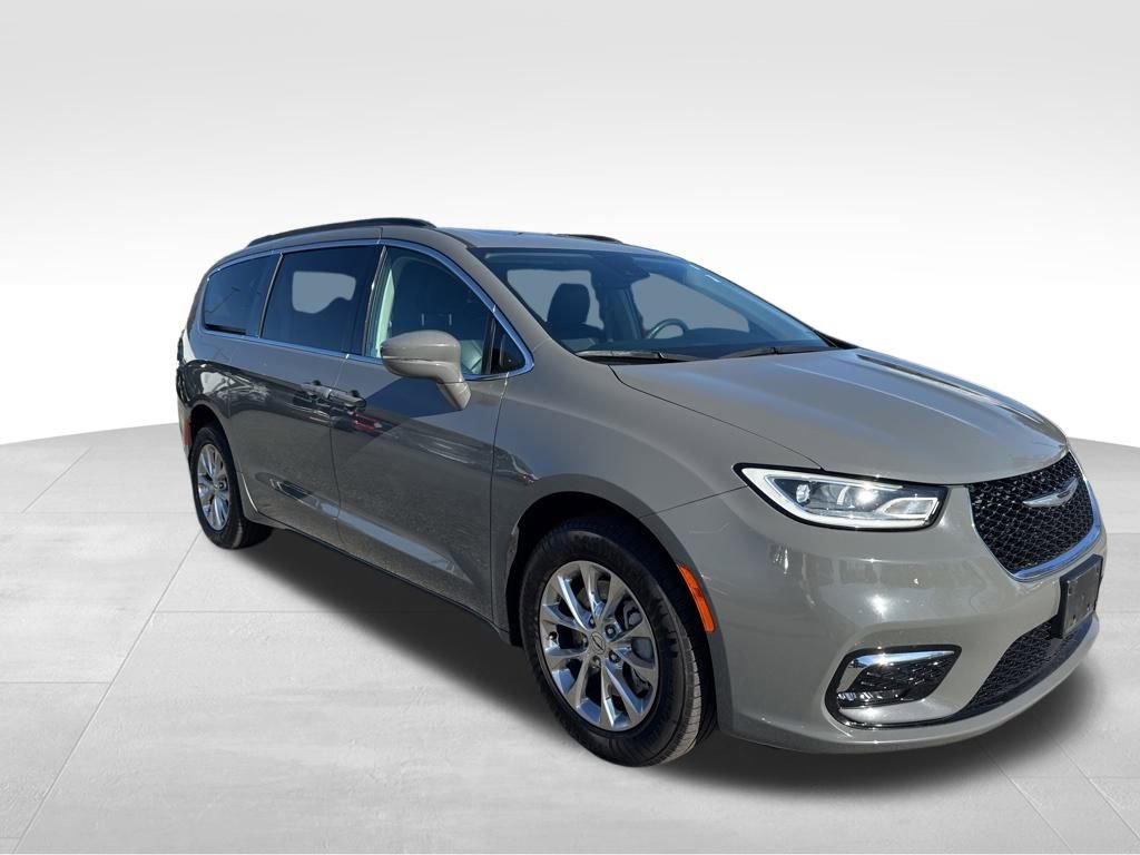 Used 2022 Chrysler Pacifica Touring-L image 8