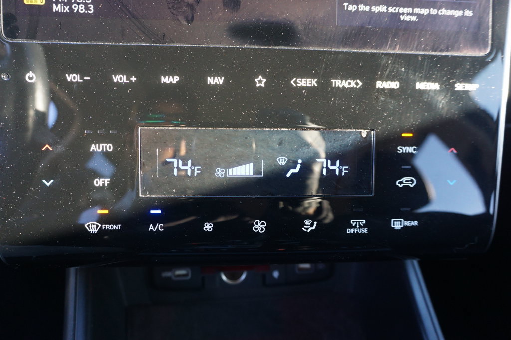Used 2023 Hyundai Tucson Limited AWD/4WD image 14