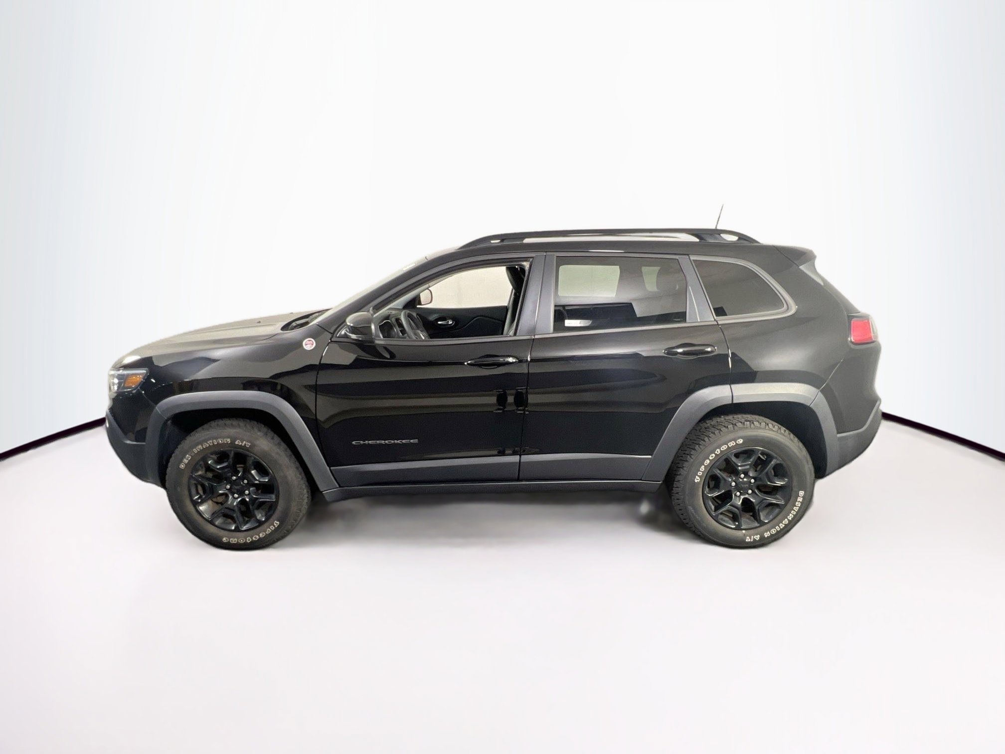 Used 2022 Jeep Cherokee Trailhawk w/ Sound & Nav Group AWD/4WD image 8