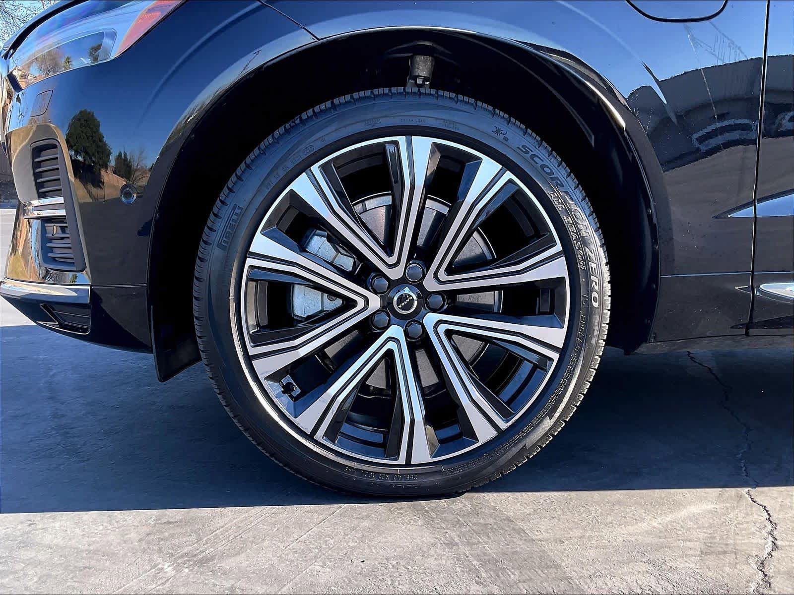 Used 2023 Volvo XC60 T8 Ultimate w/ Climate Package image 11