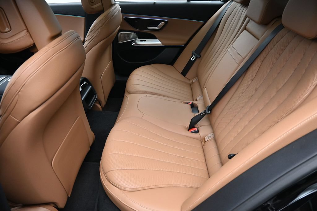 Used 2026 Mercedes-Benz E 450 4MATIC Sedan image 7