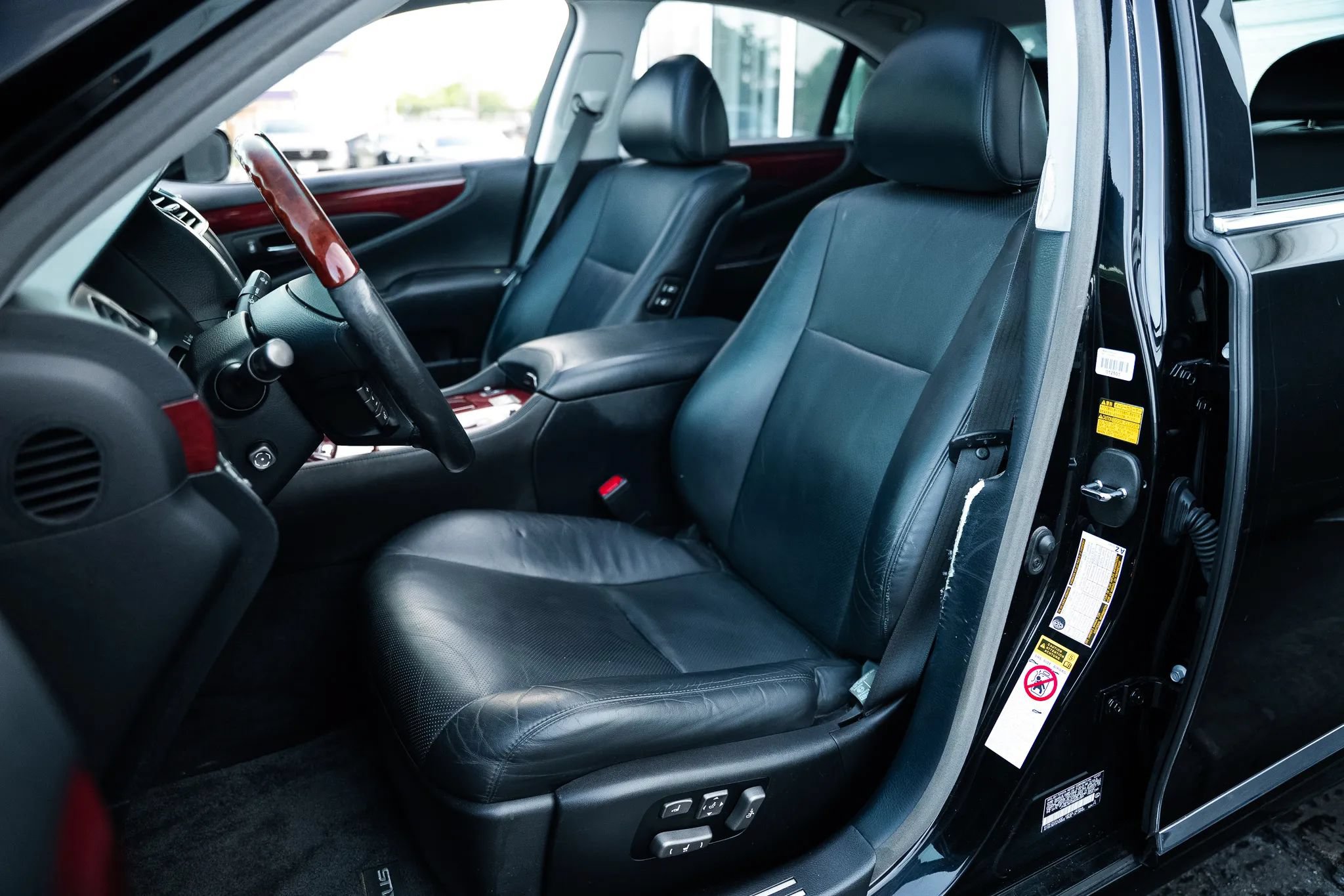 Used 2008 Lexus LS 460 RWD image 28