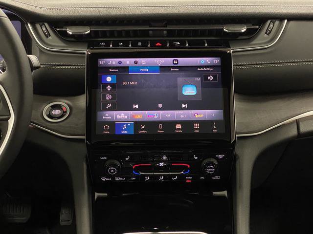 New 2025 Jeep Grand Cherokee L Limited w/ Trailer Tow Package image 9