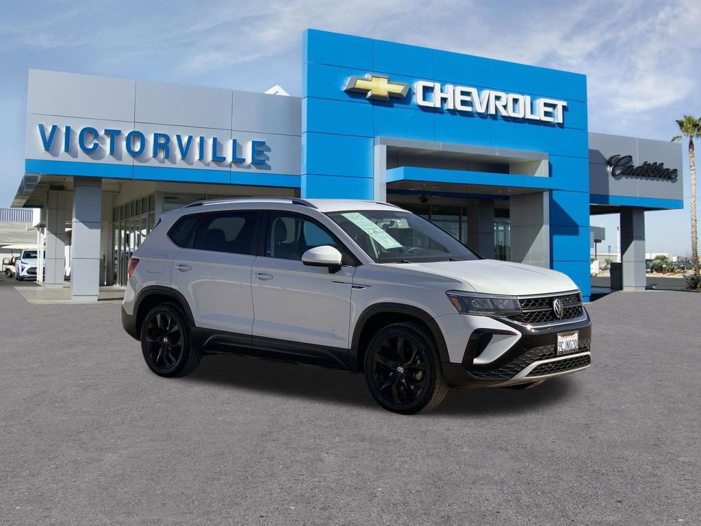 Used 2022 Volkswagen Taos SE image 3