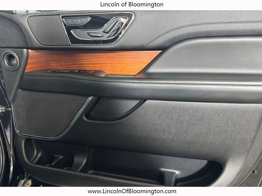 Used 2019 Lincoln Navigator Select AWD/4WD image 19