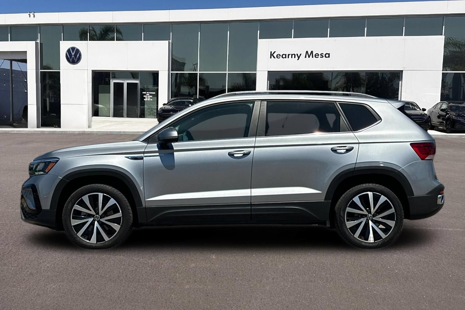 Used 2023 Volkswagen Taos SE FWD image 7