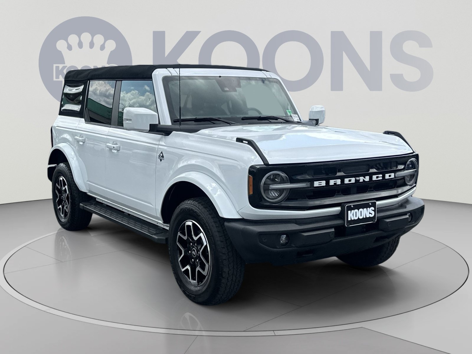 Used 2024 Ford Bronco Outer Banks AWD/4WD image 2