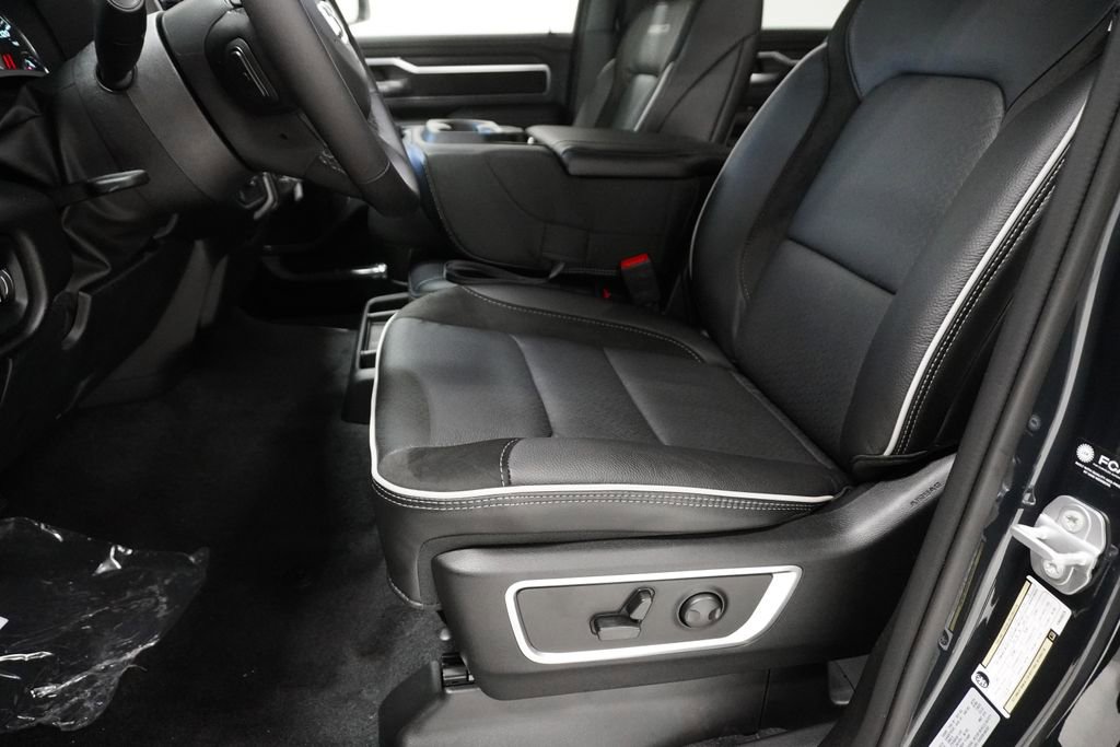 New 2026 RAM 1500 Laramie AWD/4WD image 13