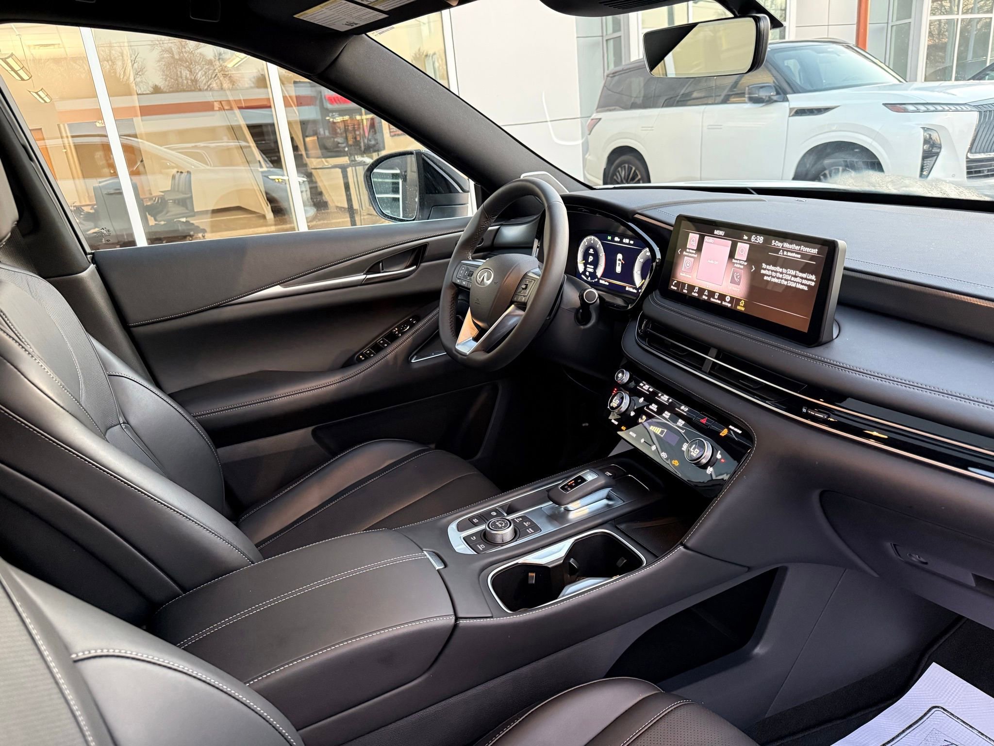 Used 2025 INFINITI QX60 Luxe w/ Black Edition image 21