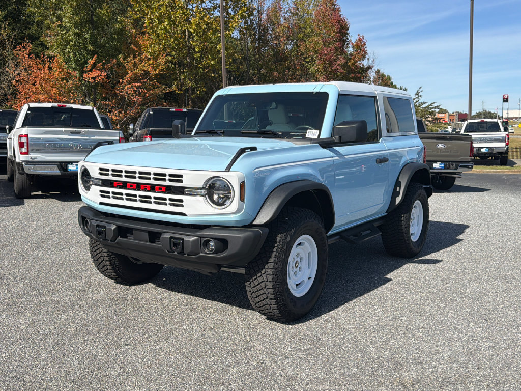 Used 2024 Ford Bronco Heritage Edition AWD/4WD image 3