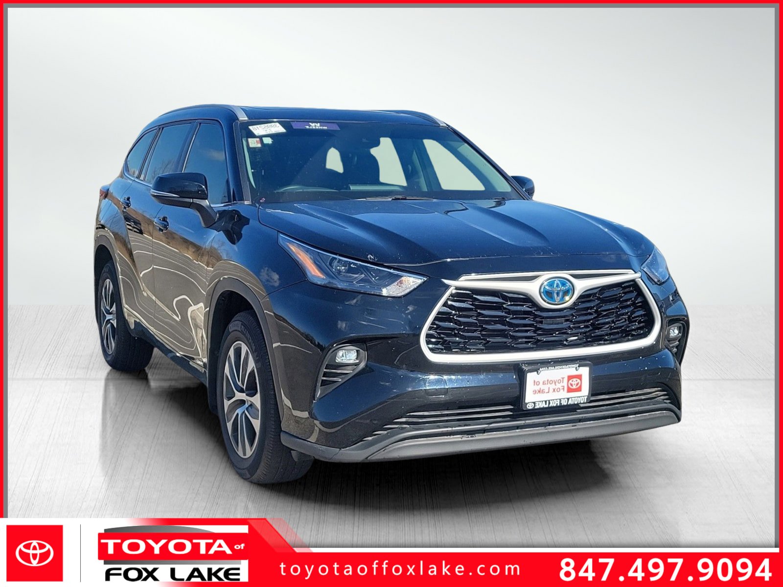 Used 2024 Toyota Highlander XLE AWD/4WD image 1