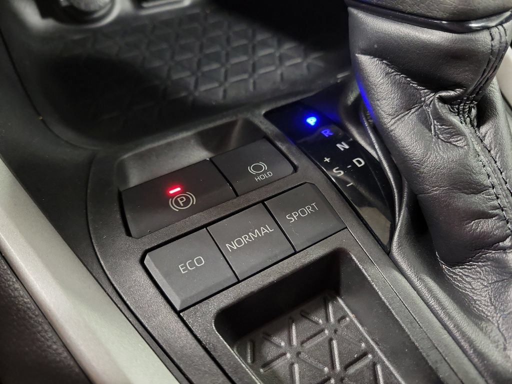 Used 2020 Toyota RAV4 LE w/ All Weather Liner Package FWD image 16