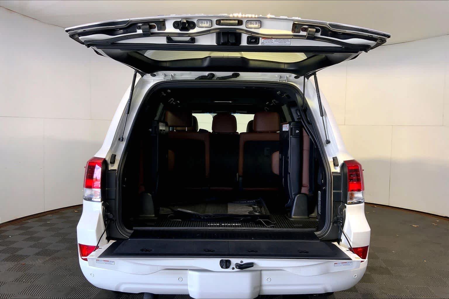 Used 2019 Toyota Land Cruiser AWD/4WD image 35
