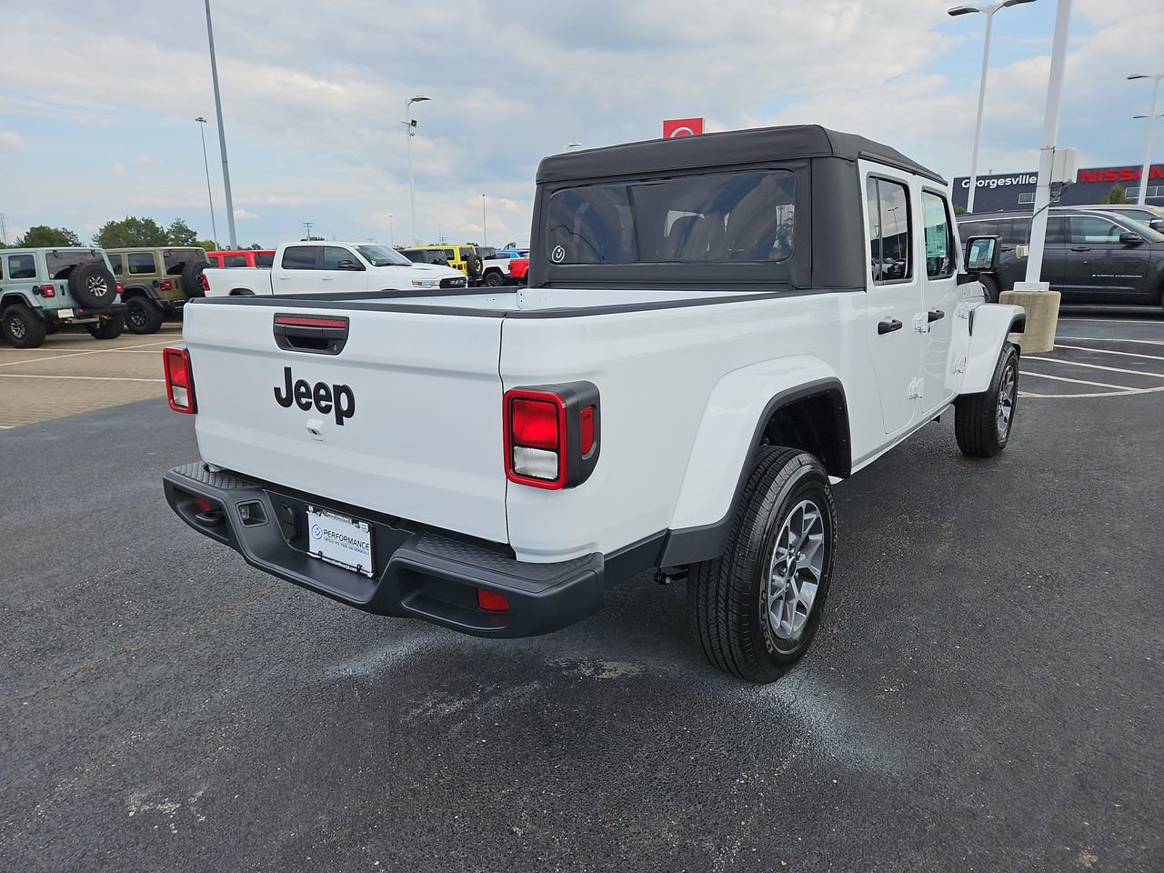 New 2025 Jeep Gladiator Sport image 8