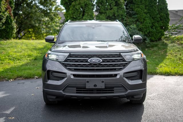 Used 2020 Ford Explorer XLT AWD/4WD image 2