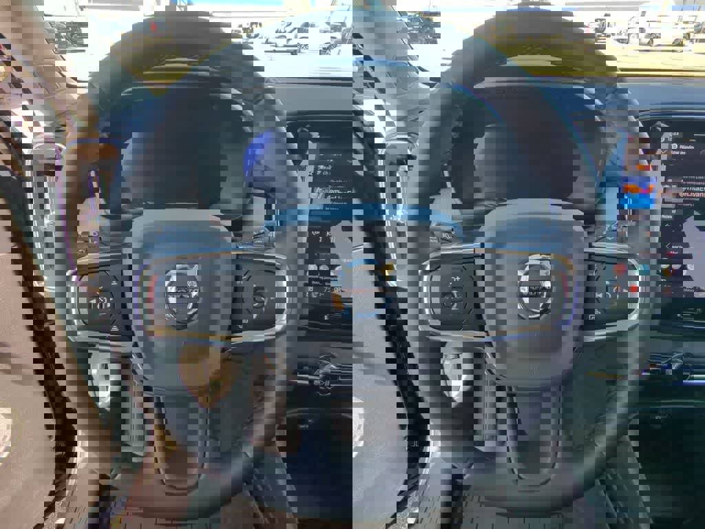 Used 2026 Volvo XC40 B5 Plus w/ Protection Package Premier image 21