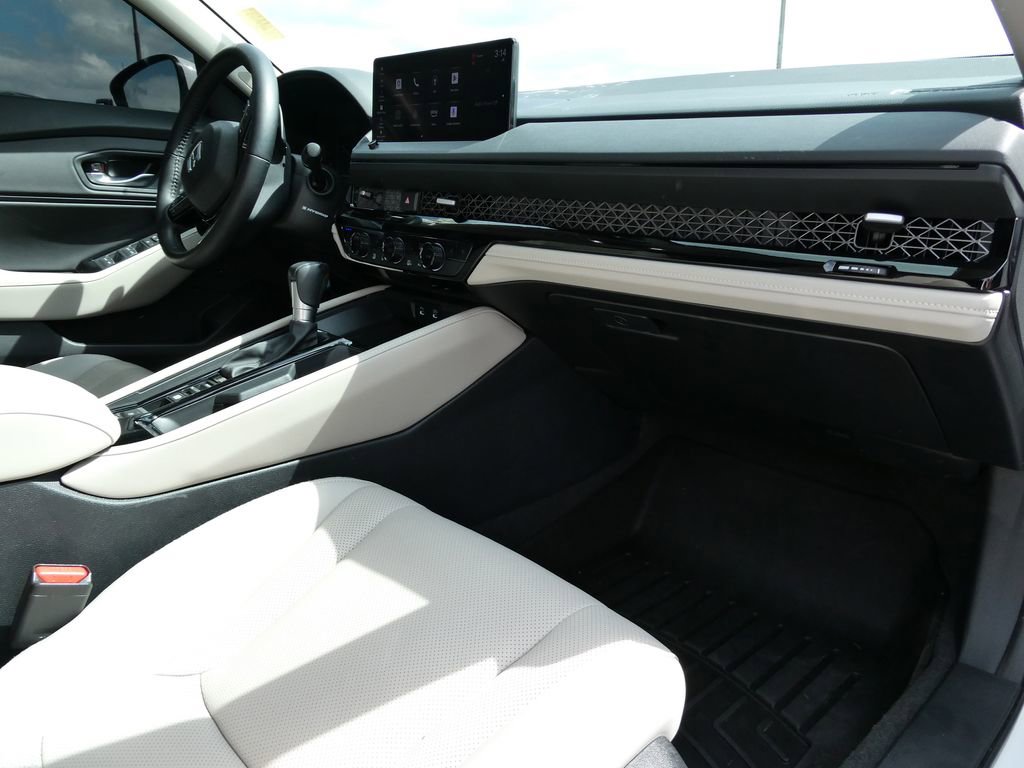 Used 2025 Honda Accord Touring image 15