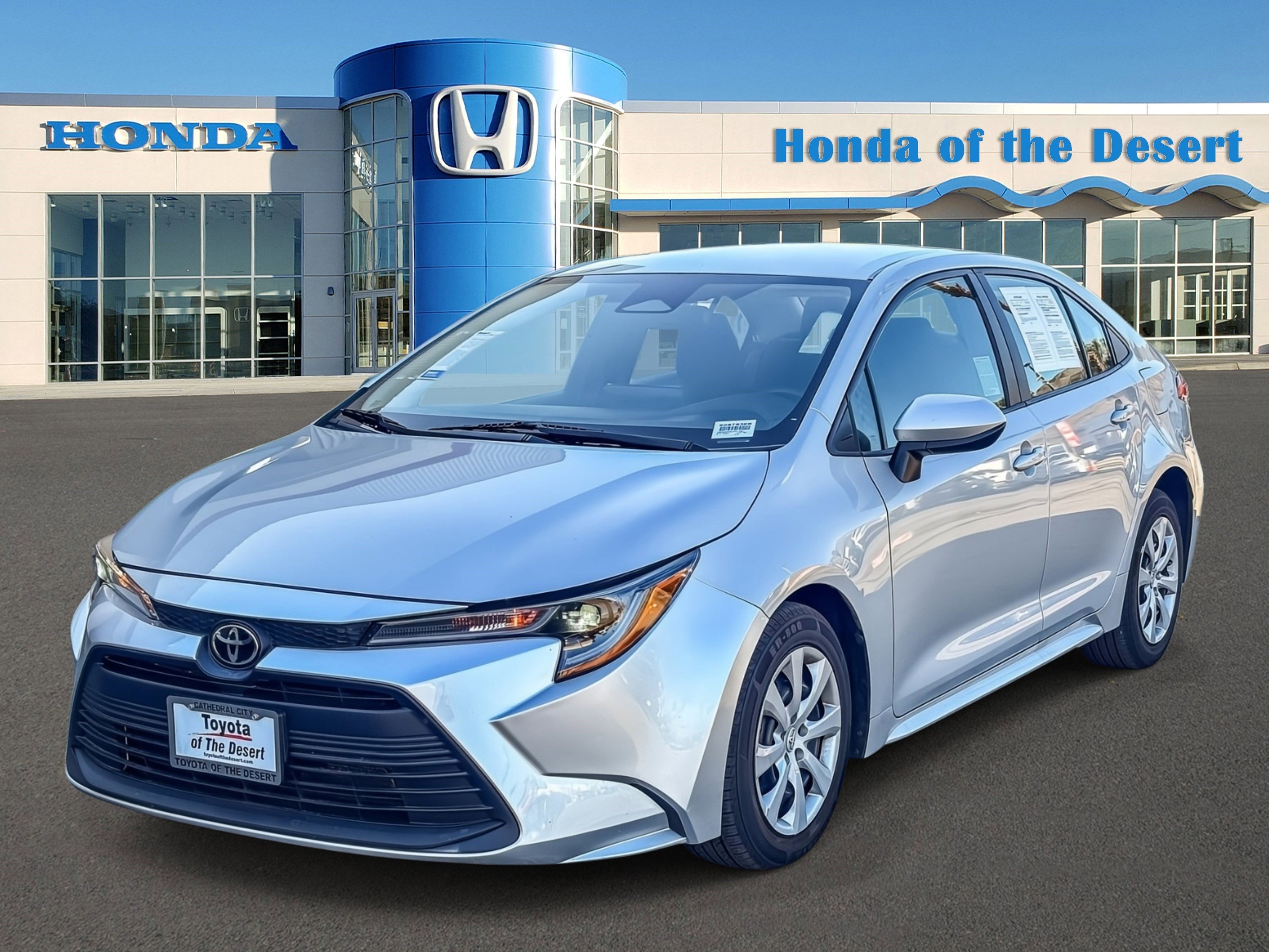 Used 2023 Toyota Corolla LE image 3