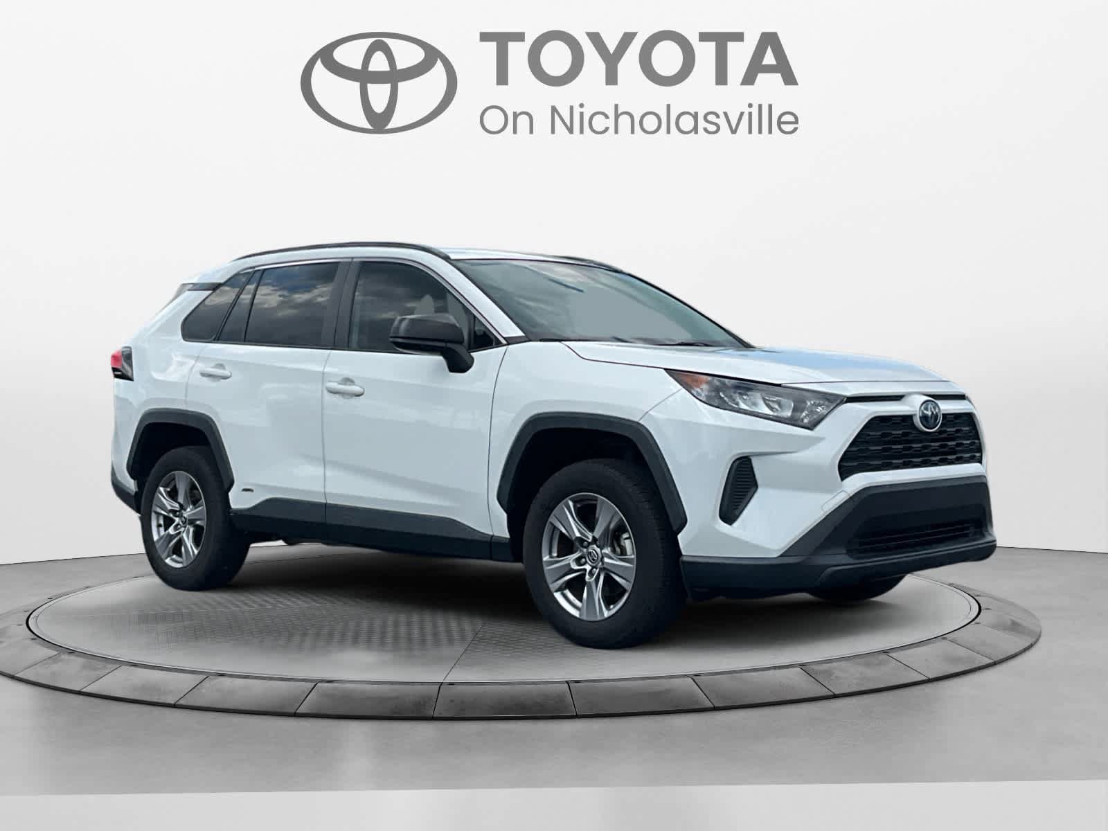 Used 2022 Toyota RAV4 LE AWD/4WD image 7