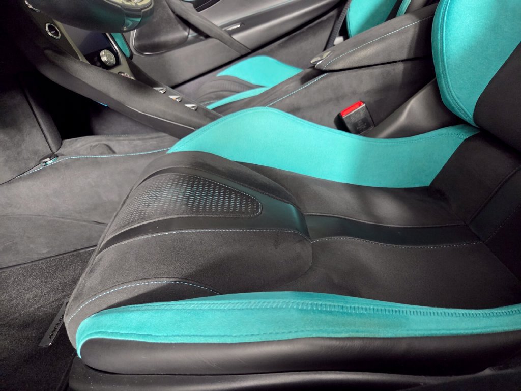 Used 2024 McLaren 750S Spider RWD image 12