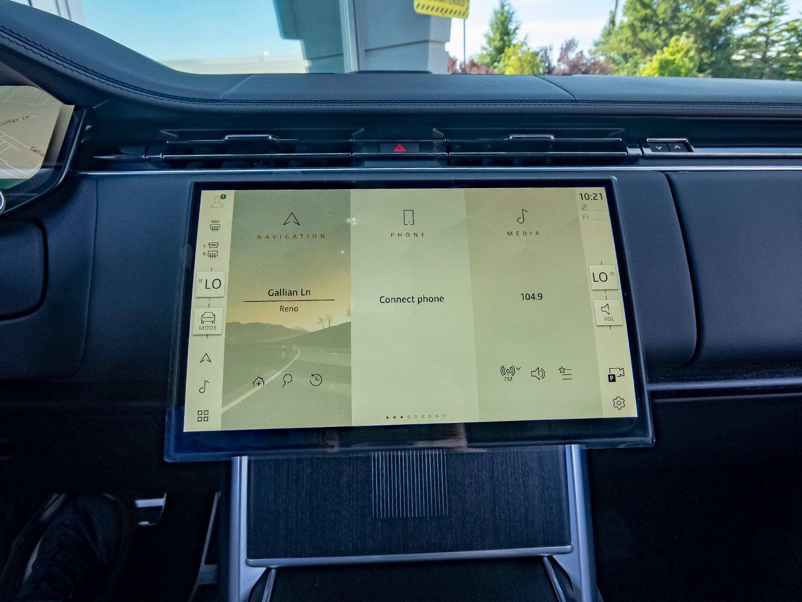 New 2026 Land Rover Range Rover Long Wheelbase Autobiography AWD/4WD image 19