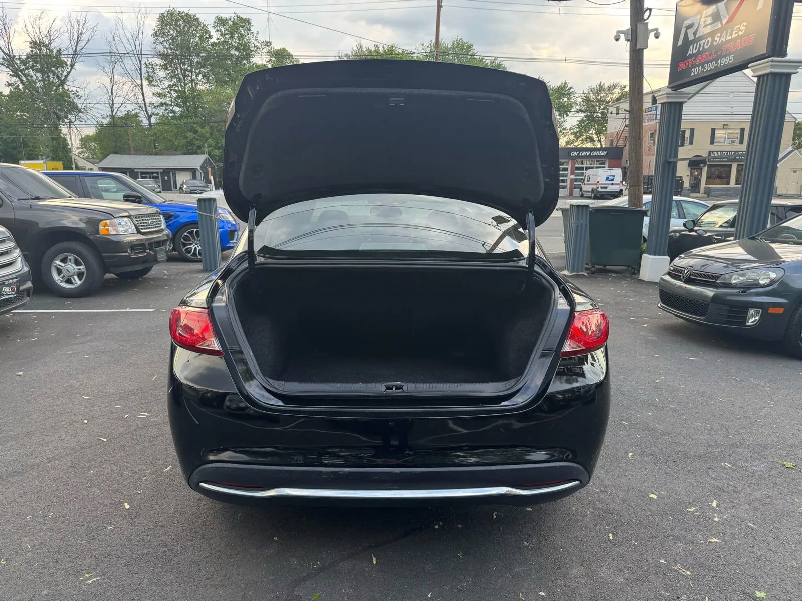 Used 2015 Chrysler 200 Limited image 18