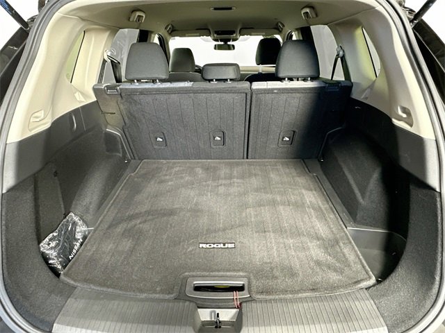 Used 2023 Nissan Rogue SV image 30