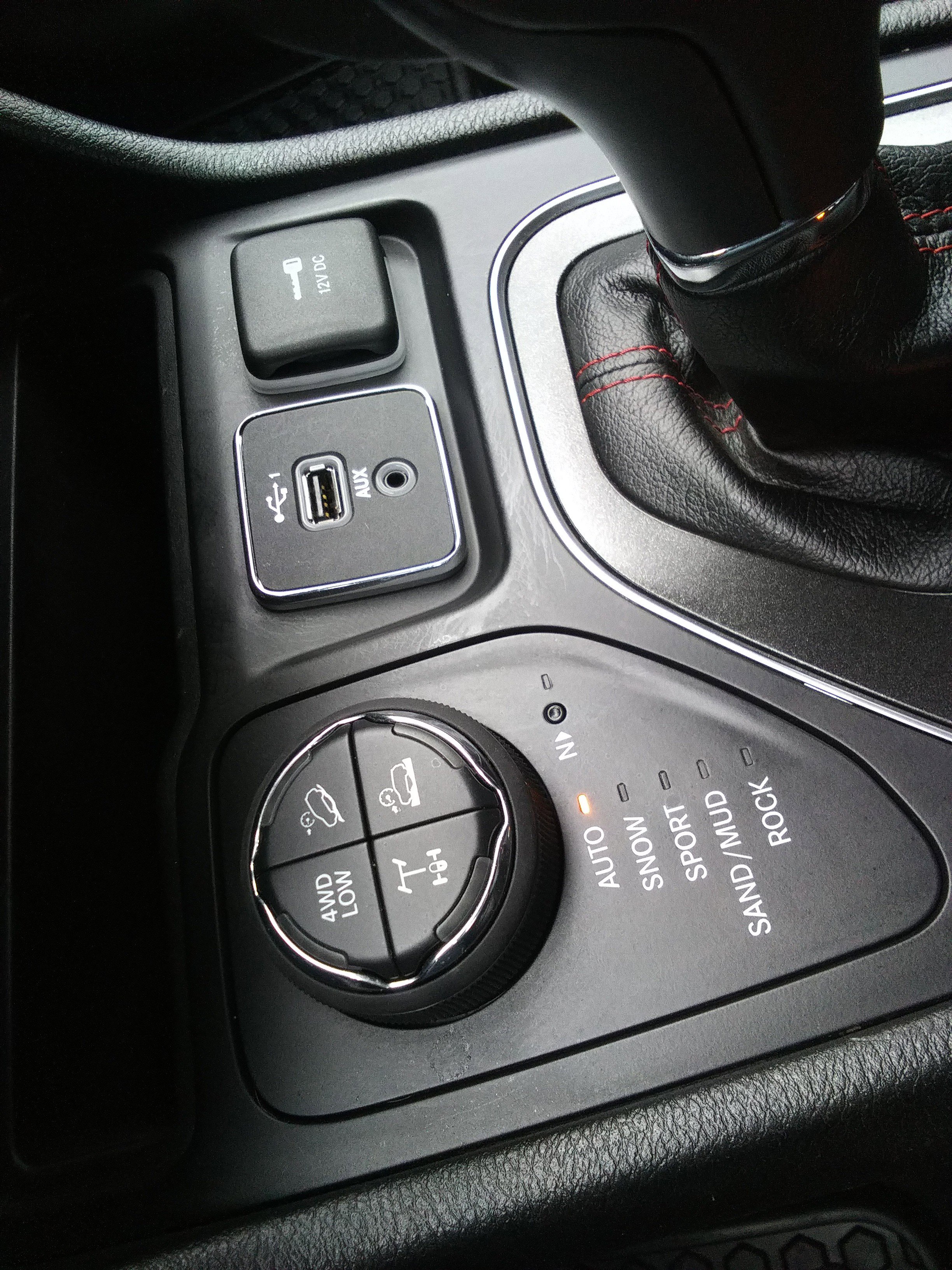 Used 2021 Jeep Cherokee Trailhawk image 21