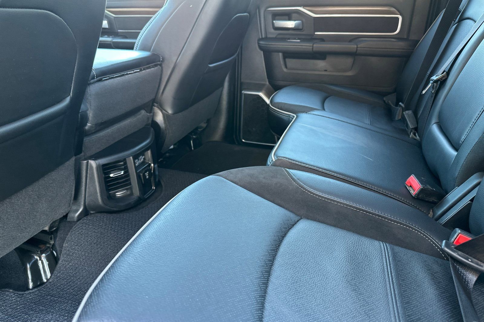 Used 2024 RAM 2500 Laramie w/ Safety Group image 13