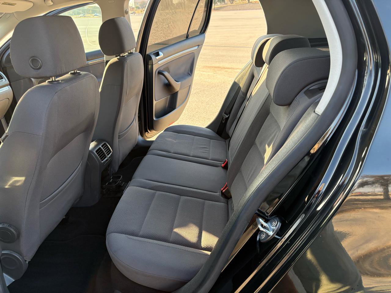 Used 2006 Volkswagen Rabbit 4-Door image 21