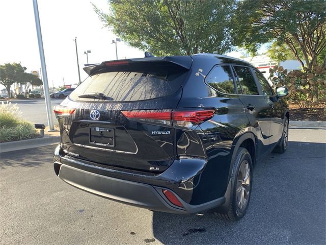 Certified 2023 Toyota Highlander Bronze Edition image 8