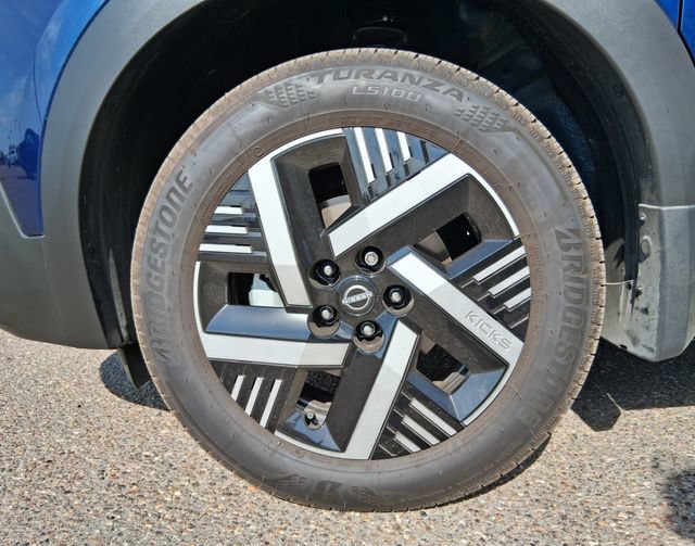 Certified 2026 Nissan Kicks SV w/ SV Premium Package FWD image 30