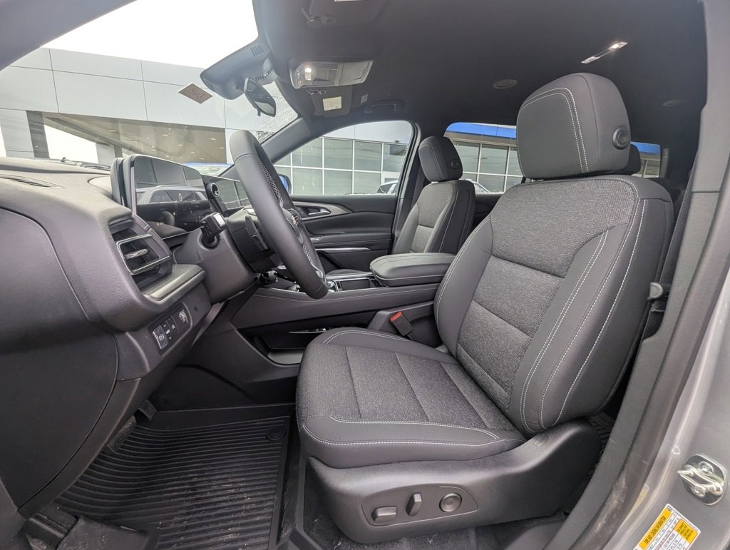 New 2026 Chevrolet Traverse LT w/ LPO, Floor Liner Package image 12
