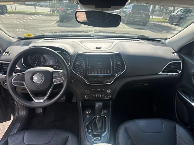 Used 2019 Jeep Cherokee Limited AWD/4WD image 16