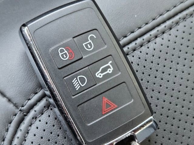 Used 2024 Land Rover Defender 110 SE AWD/4WD image 37