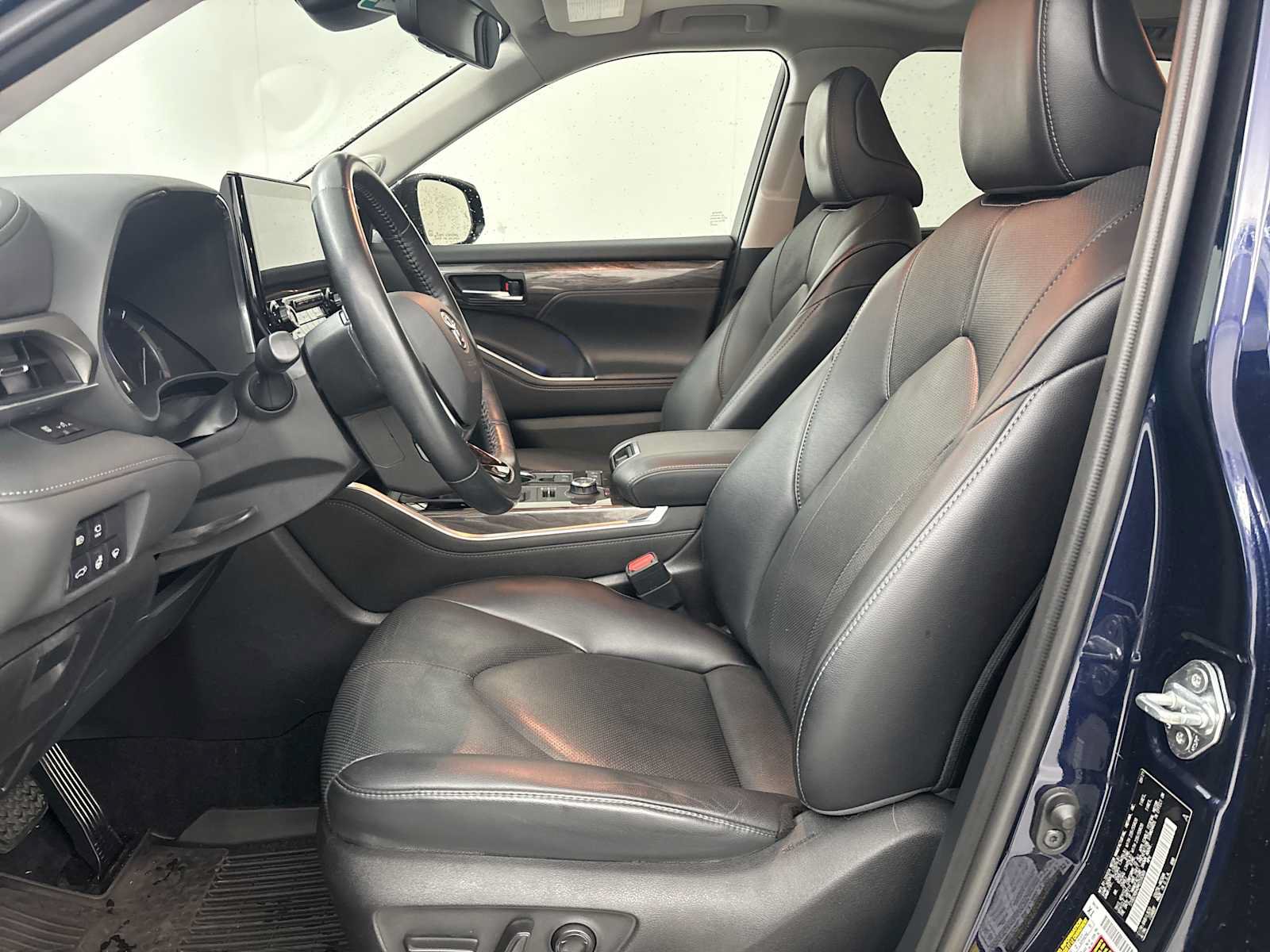 Used 2021 Toyota Highlander Limited AWD/4WD image 13