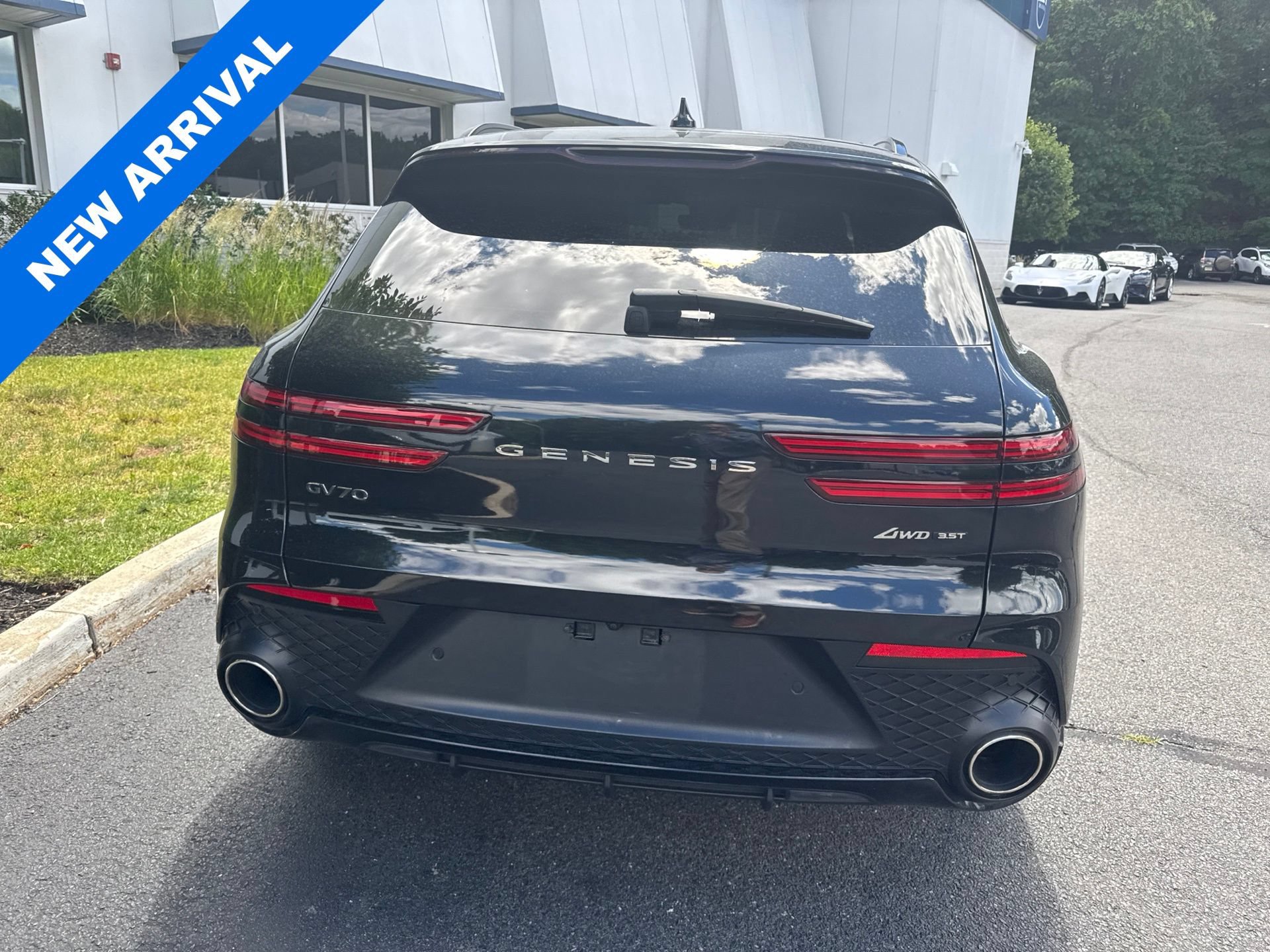 Used 2025 Genesis GV70 3.5T Sport AWD/4WD image 3