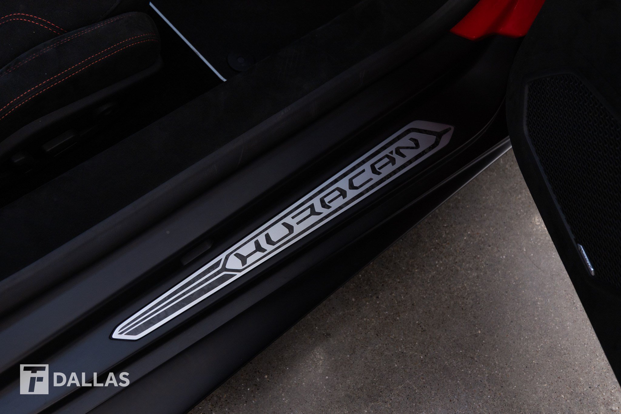 Used 2018 Lamborghini Huracan Performante AWD/4WD image 42