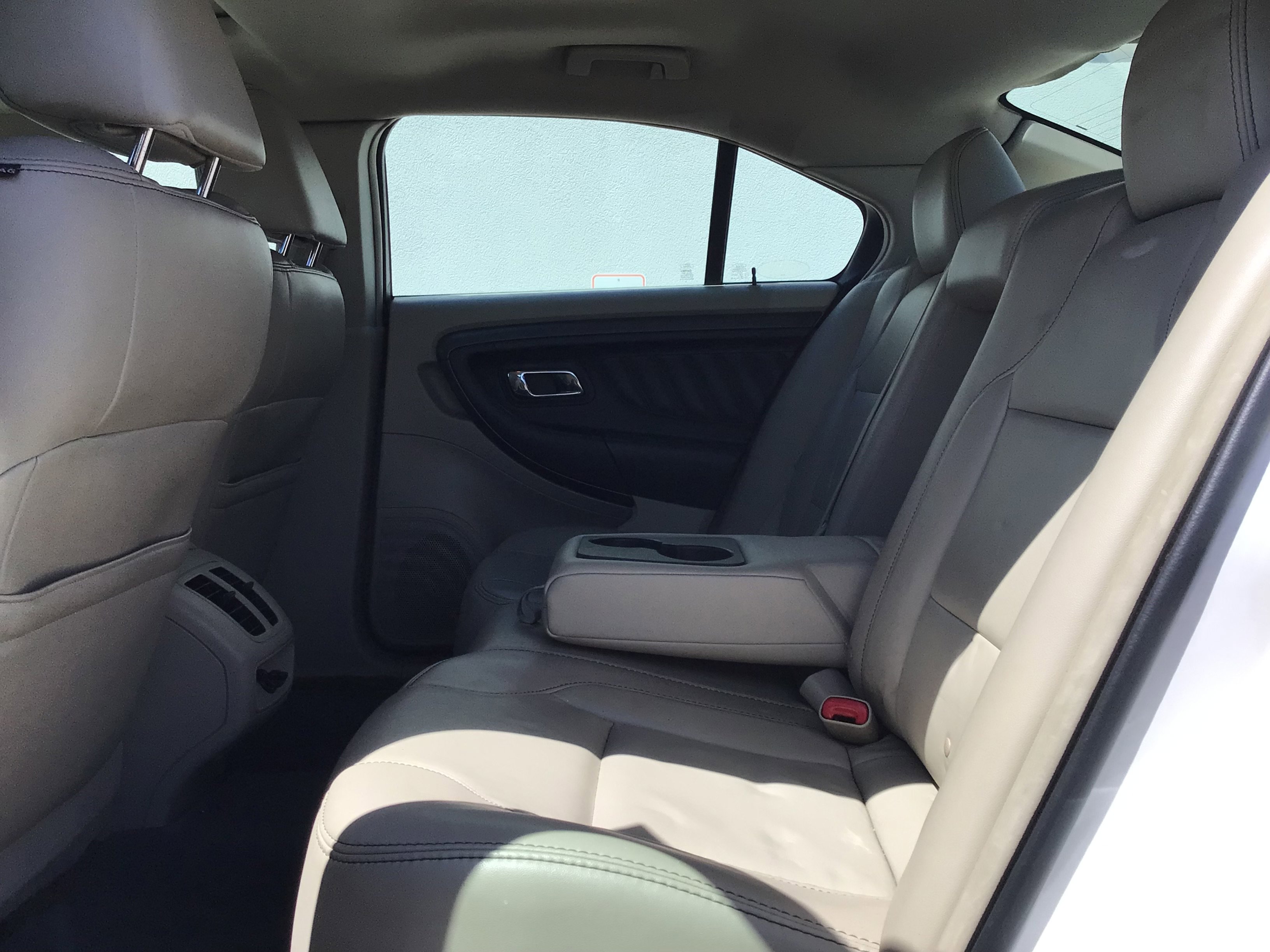 Used 2012 Ford Taurus SEL FWD image 8