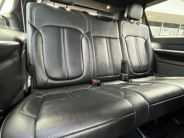 Used 2023 Jeep Wagoneer L Series III w/ Preferred Equipment Group AWD/4WD image 32