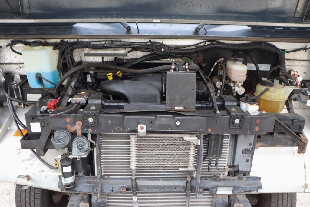 Used 2019 Ford E-450 and Econoline 450 Super Duty RWD image 15