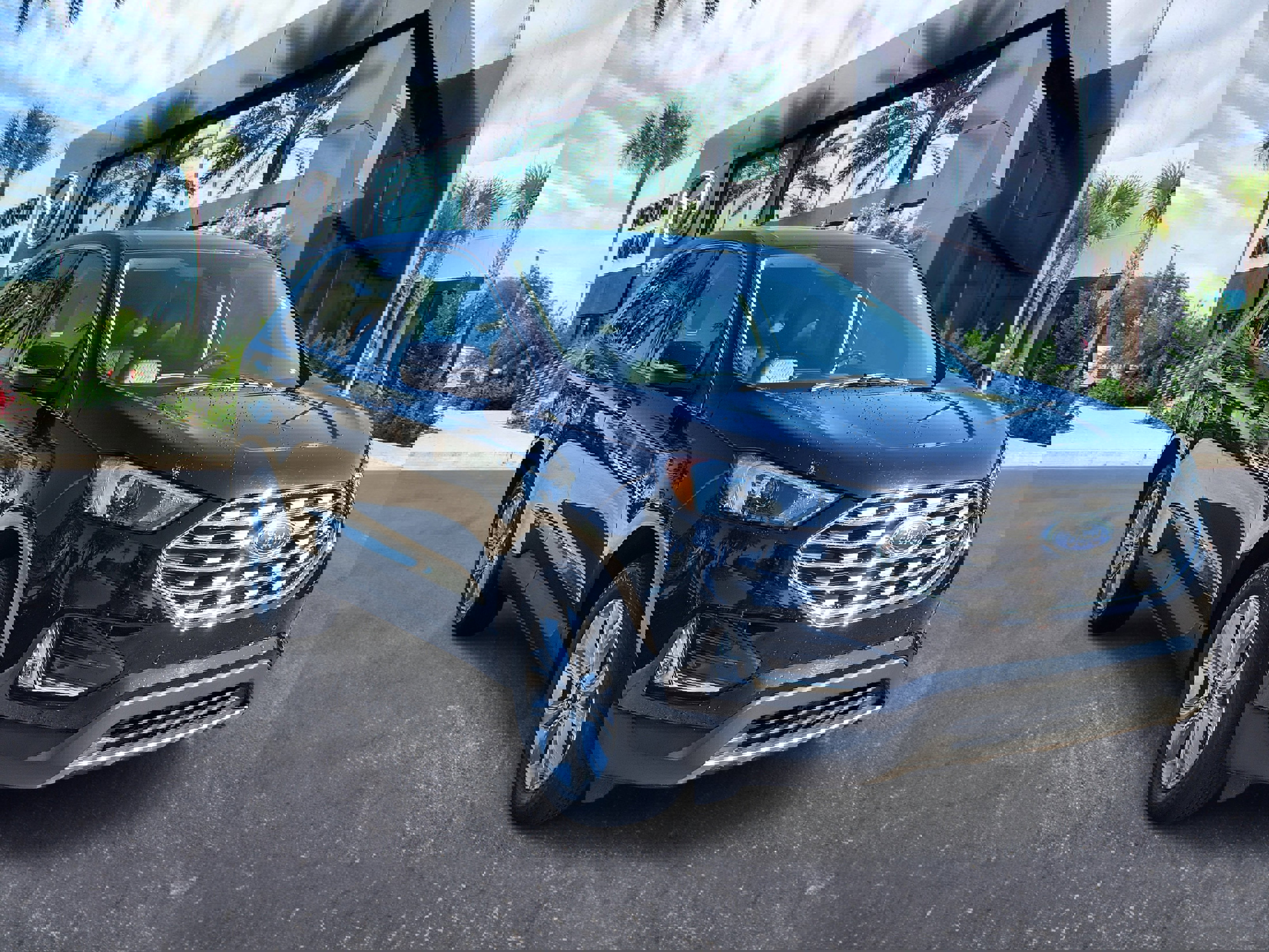 Used 2023 Ford Edge Titanium image 3