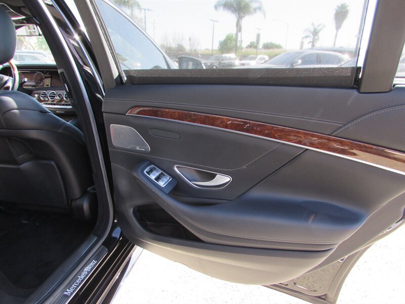 Used 2015 Mercedes-Benz S 550 Sedan image 27
