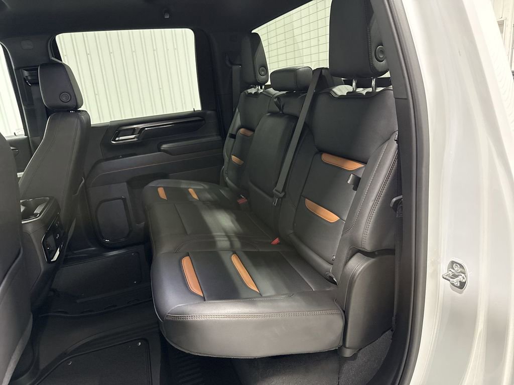 Used 2025 GMC Sierra 2500 AT4 image 26