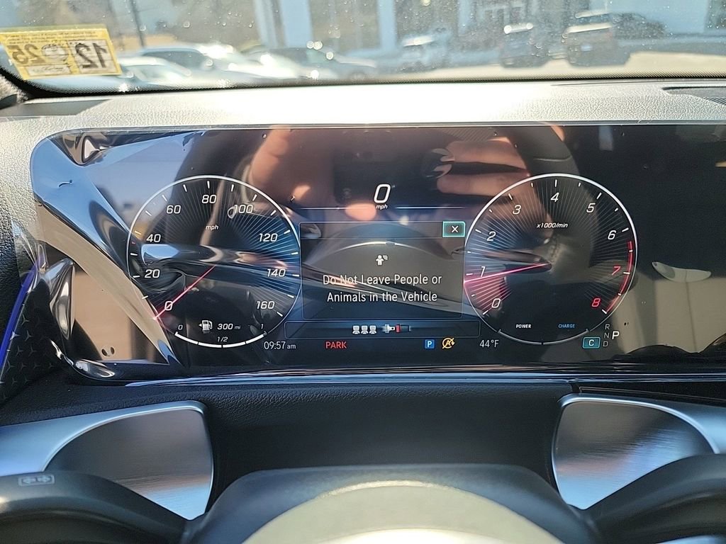 New 2025 Mercedes-Benz GLB 250 4MATIC image 12