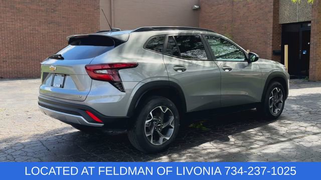 Used 2024 Chevrolet Trax LT w/ Driver Confidence Package FWD image 8